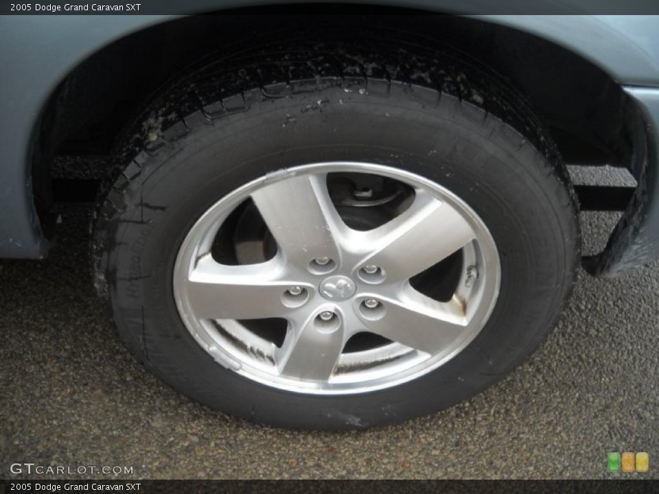 2005 Dodge Grand Caravan SXT Wheel and Tire Photo #41541944