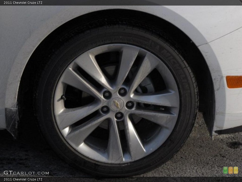 2011 Chevrolet Cruze LTZ Wheel and Tire Photo #41613552