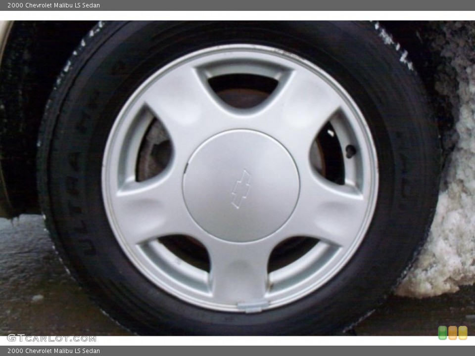 2000 Chevrolet Malibu LS Sedan Wheel and Tire Photo #41637547