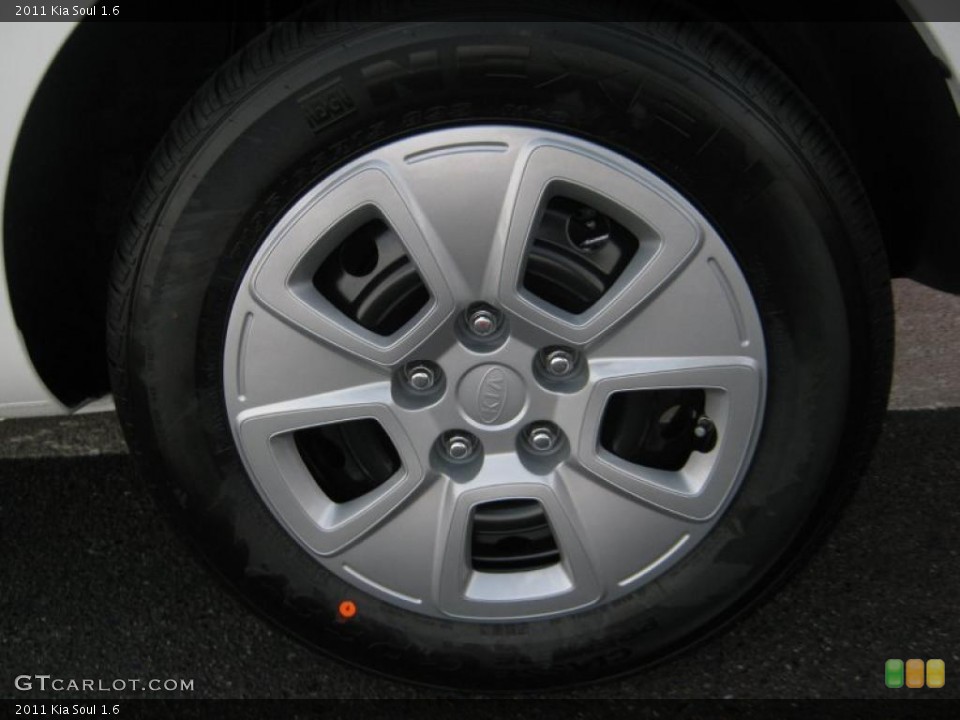 2011 Kia Soul 1.6 Wheel and Tire Photo #41640703