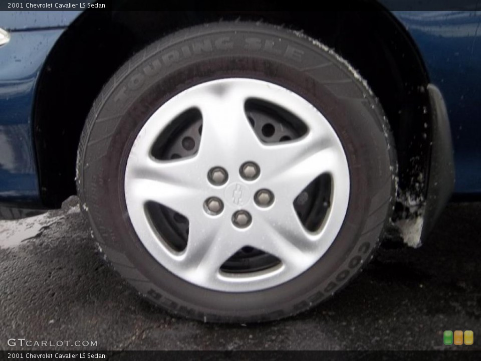 2001 Chevrolet Cavalier LS Sedan Wheel and Tire Photo #41695605