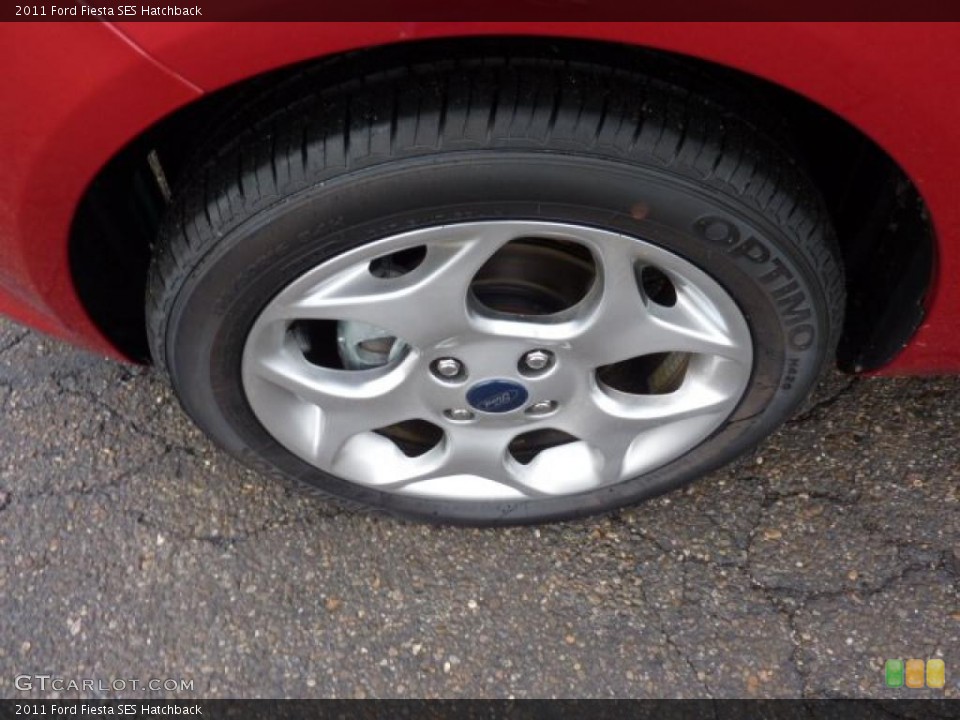 2011 Ford Fiesta SES Hatchback Wheel and Tire Photo #41695653