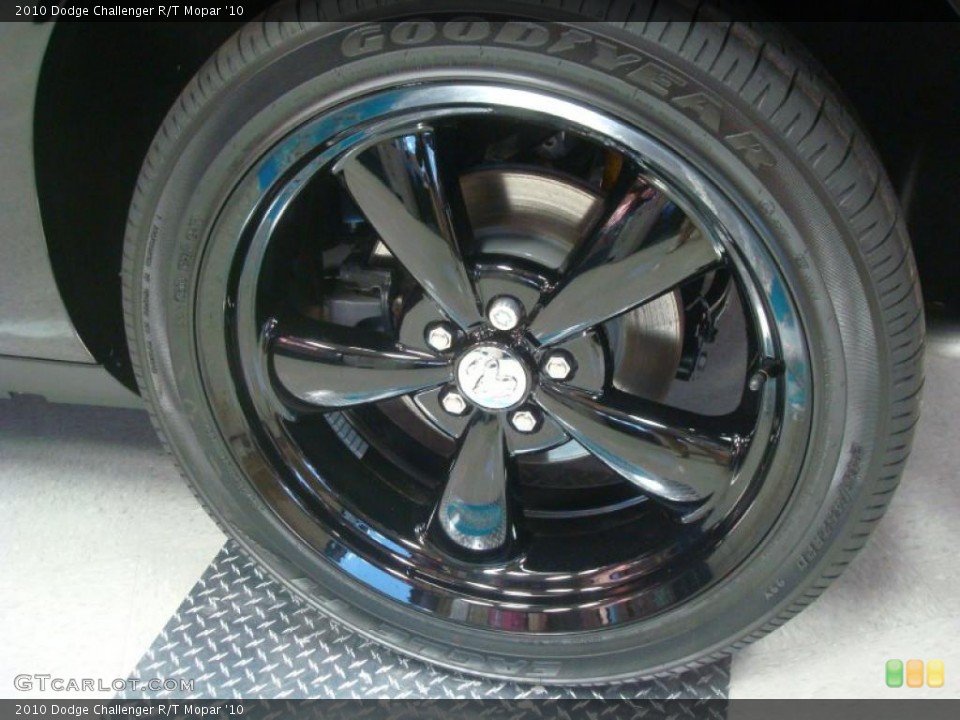 2010 Dodge Challenger R/T Mopar '10 Wheel and Tire Photo #41729639