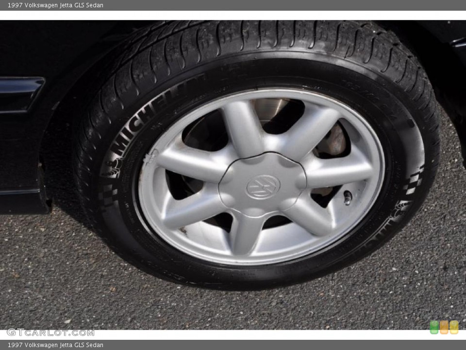 1997 Volkswagen Jetta GLS Sedan Wheel and Tire Photo #41770093