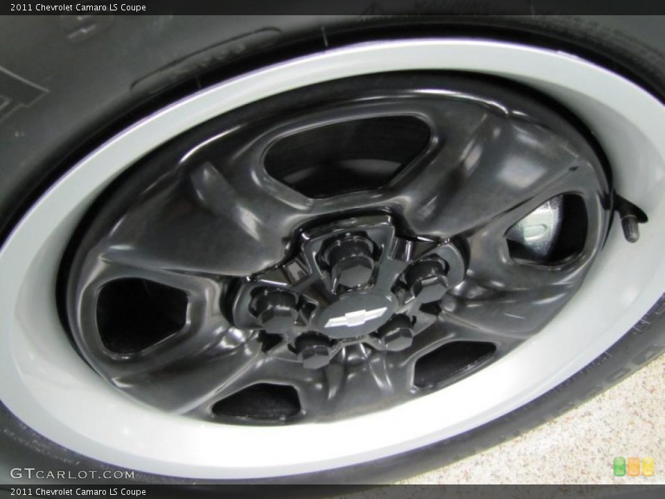 2011 Chevrolet Camaro LS Coupe Wheel and Tire Photo #41802507