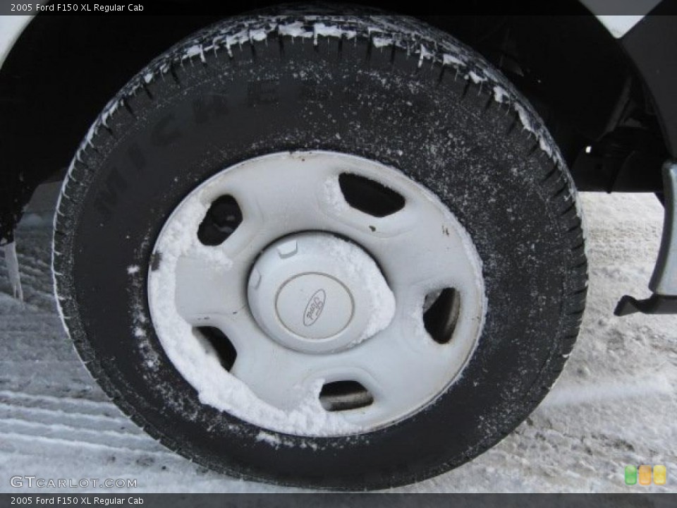 2005 Ford F150 XL Regular Cab Wheel and Tire Photo #41873254