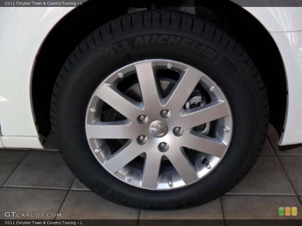 2011 Chrysler Town & Country Touring - L Wheel and Tire Photo #41903608
