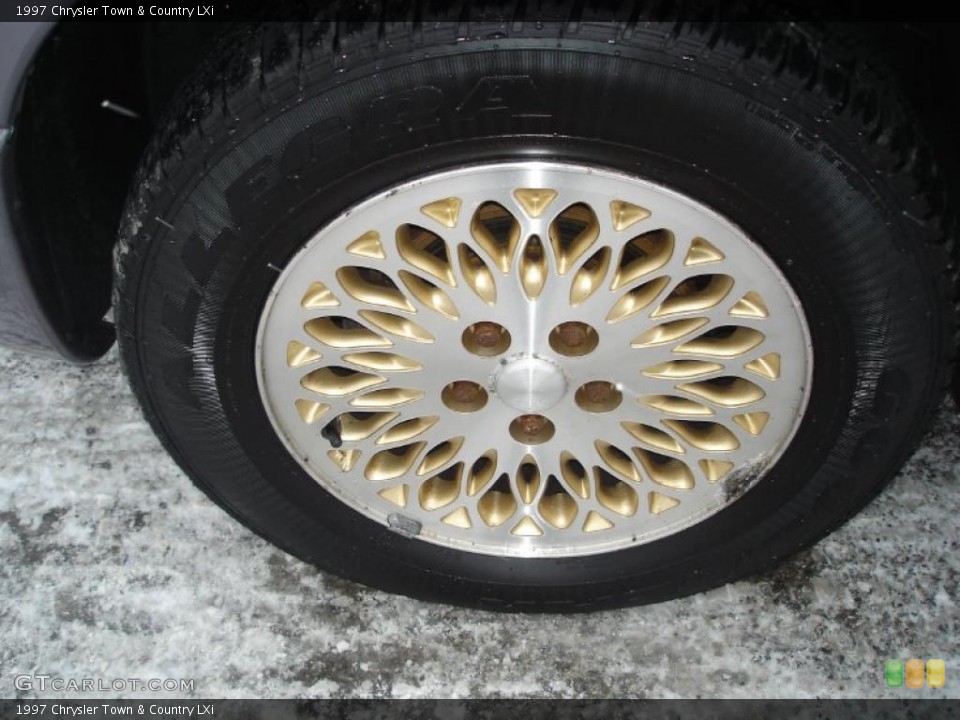 1997 Chrysler Town & Country LXi Wheel and Tire Photo #42120478