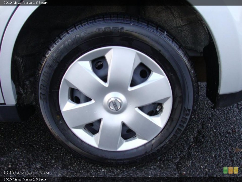 2010 Nissan Versa 1.6 Sedan Wheel and Tire Photo #42161133
