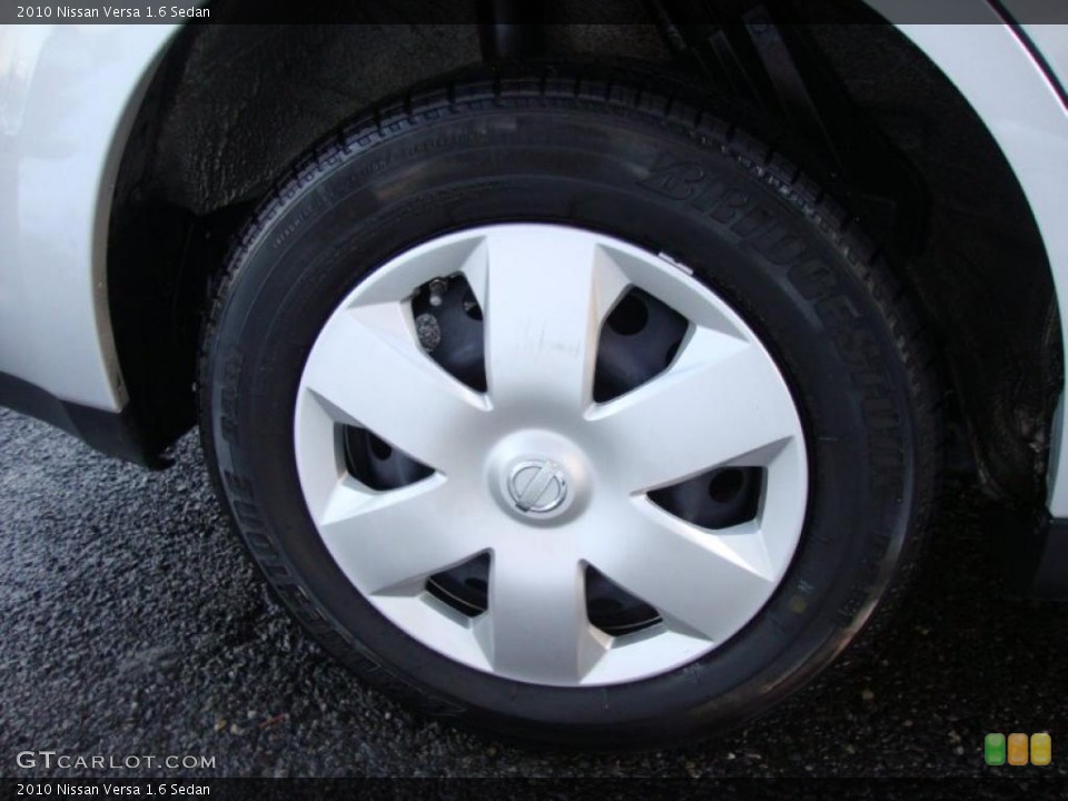 2010 Nissan Versa 1.6 Sedan Wheel and Tire Photo #42161152