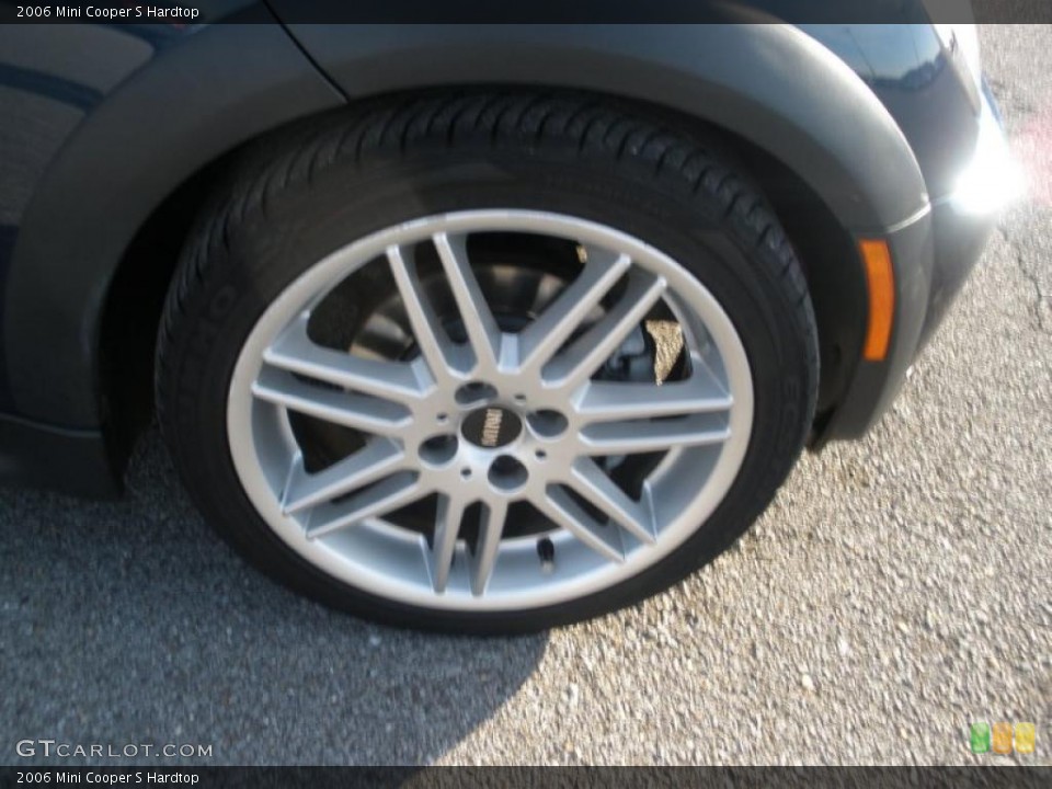 2006 Mini Cooper S Hardtop Wheel and Tire Photo #42161328