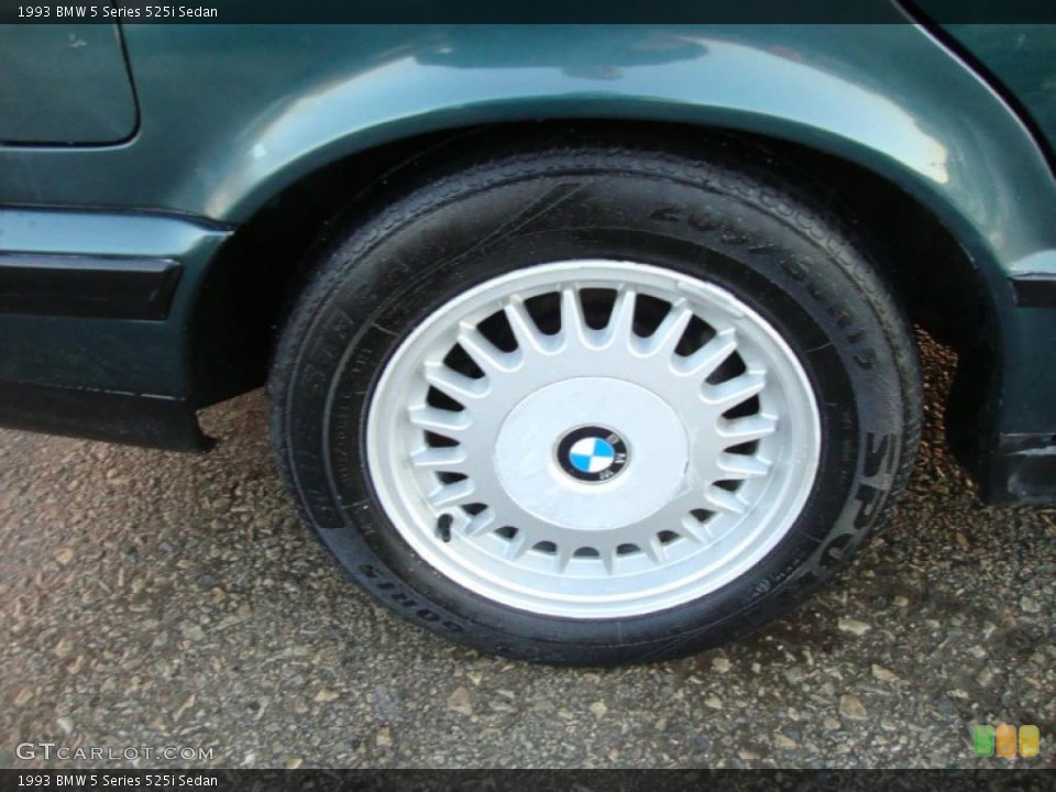 1993 BMW 5 Series 525i Sedan Wheel and Tire Photo #42186556