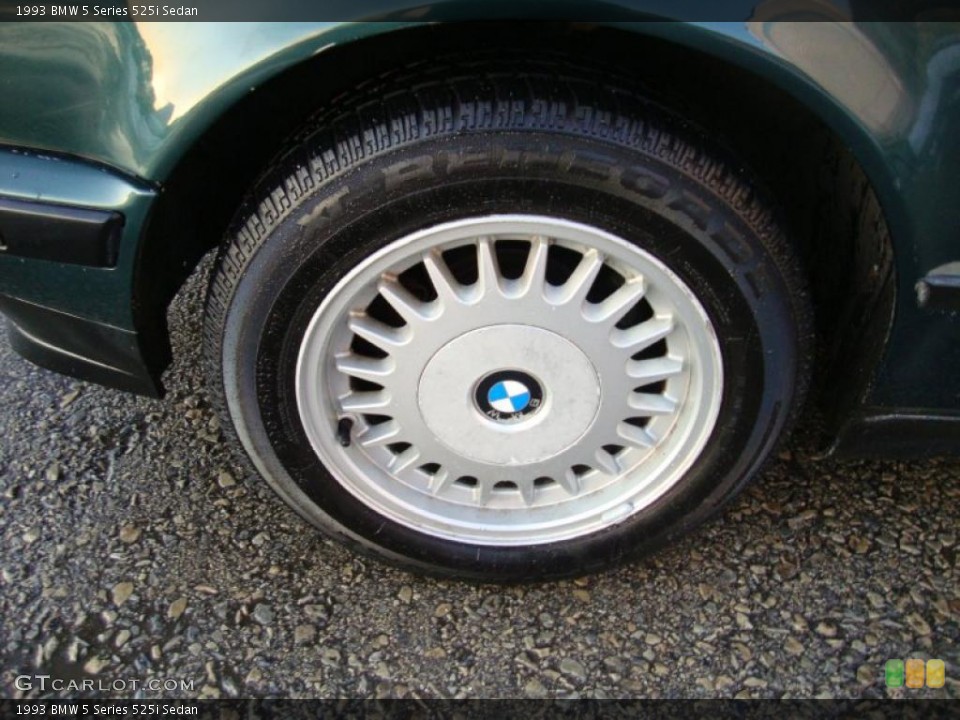 1993 BMW 5 Series 525i Sedan Wheel and Tire Photo #42186580