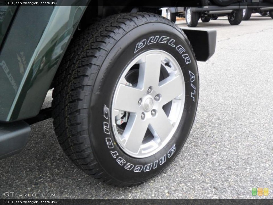 2011 Jeep Wrangler Sahara 4x4 Wheel and Tire Photo #42196031