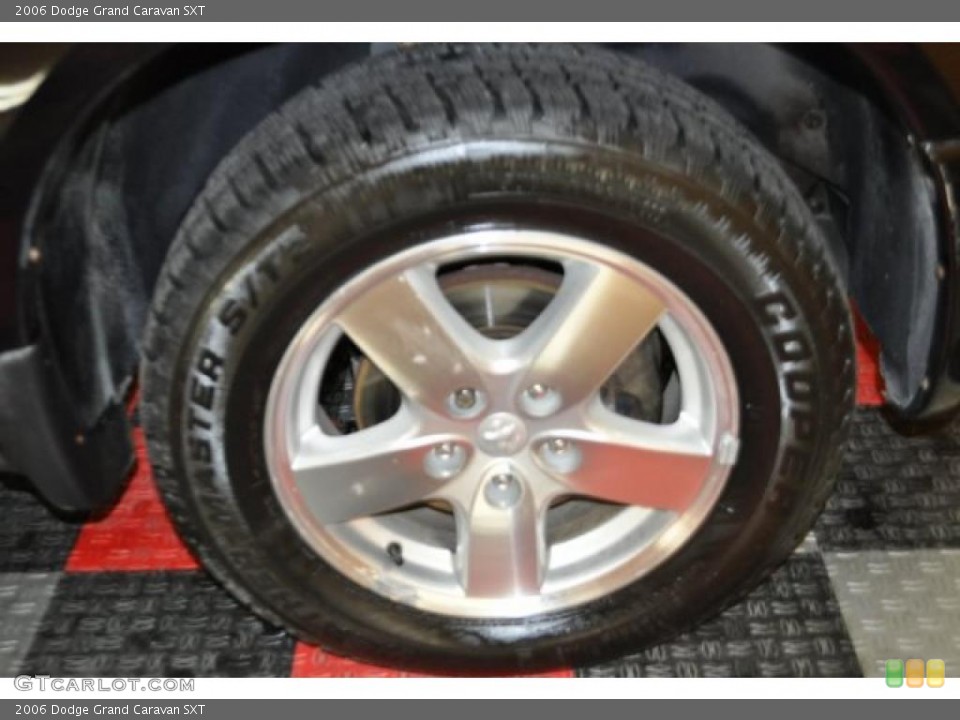 2006 Dodge Grand Caravan SXT Wheel and Tire Photo #42285986