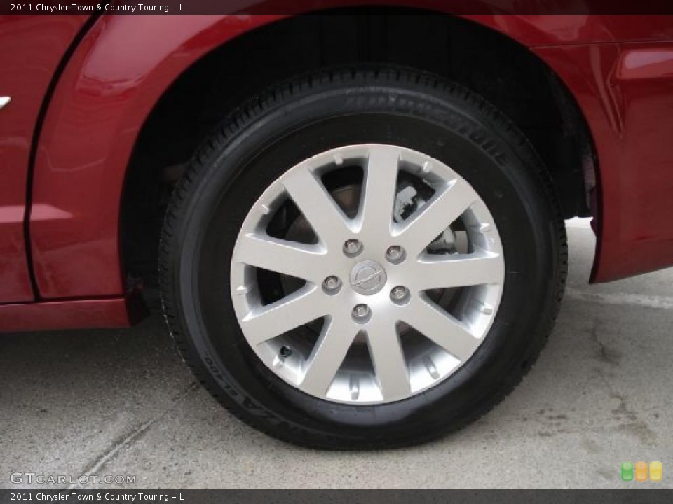 2011 Chrysler Town & Country Touring - L Wheel and Tire Photo #42293423