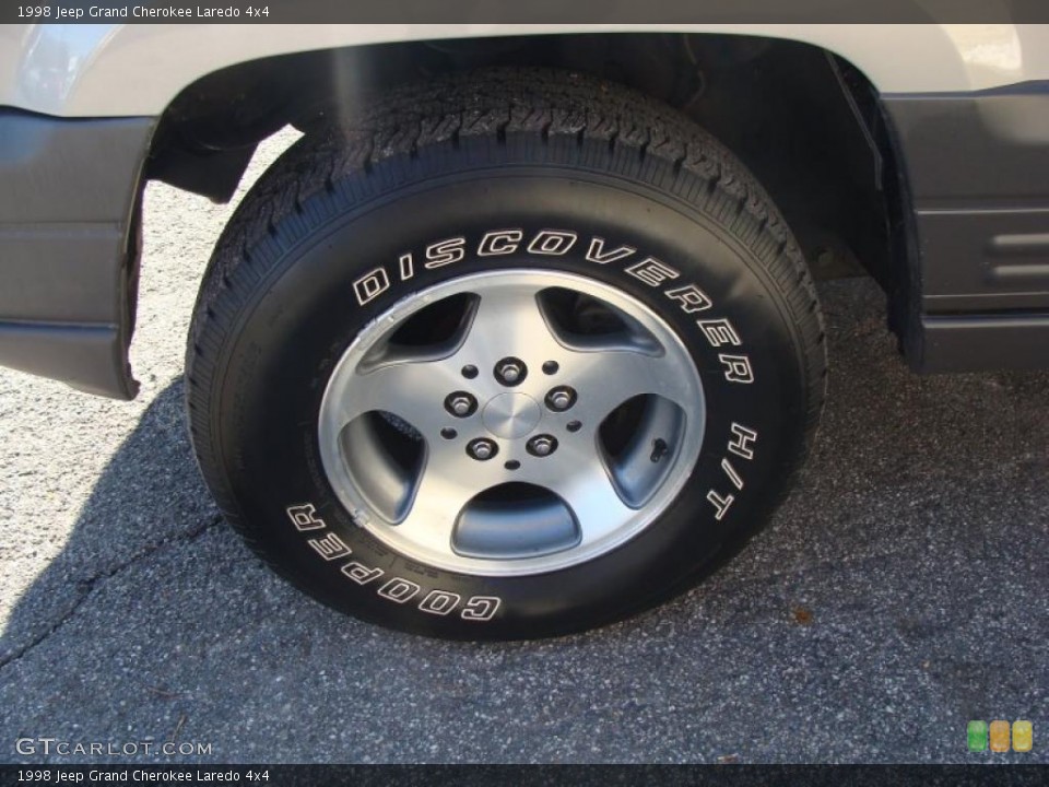 1998 Jeep Grand Cherokee Laredo 4x4 Wheel and Tire Photo #42366148