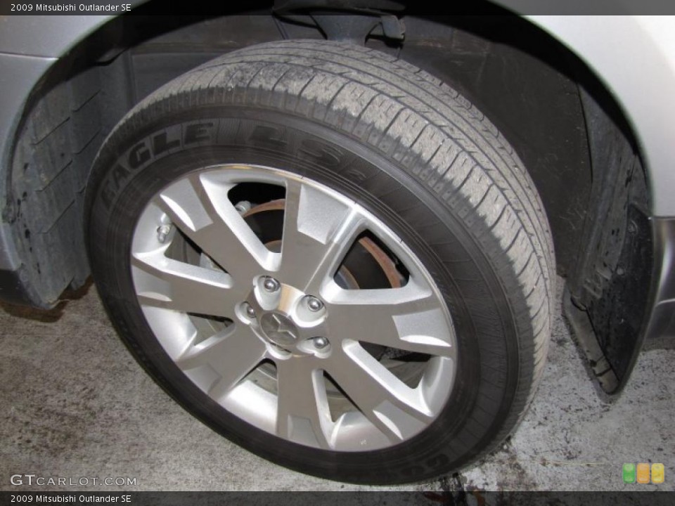 2009 Mitsubishi Outlander SE Wheel and Tire Photo #42371591