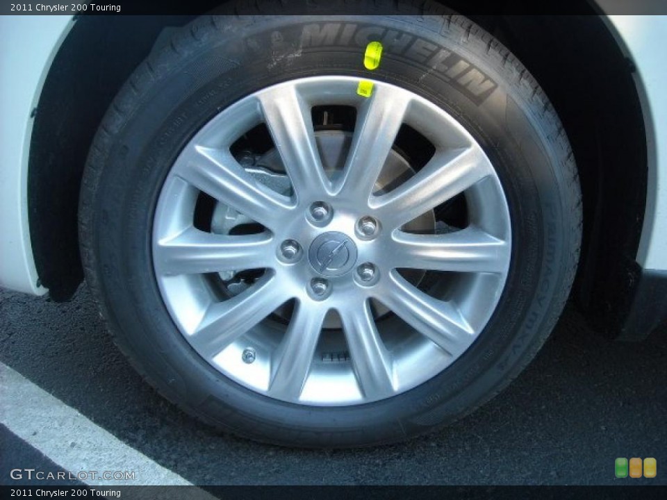 2011 Chrysler 200 Touring Wheel and Tire Photo #42412040