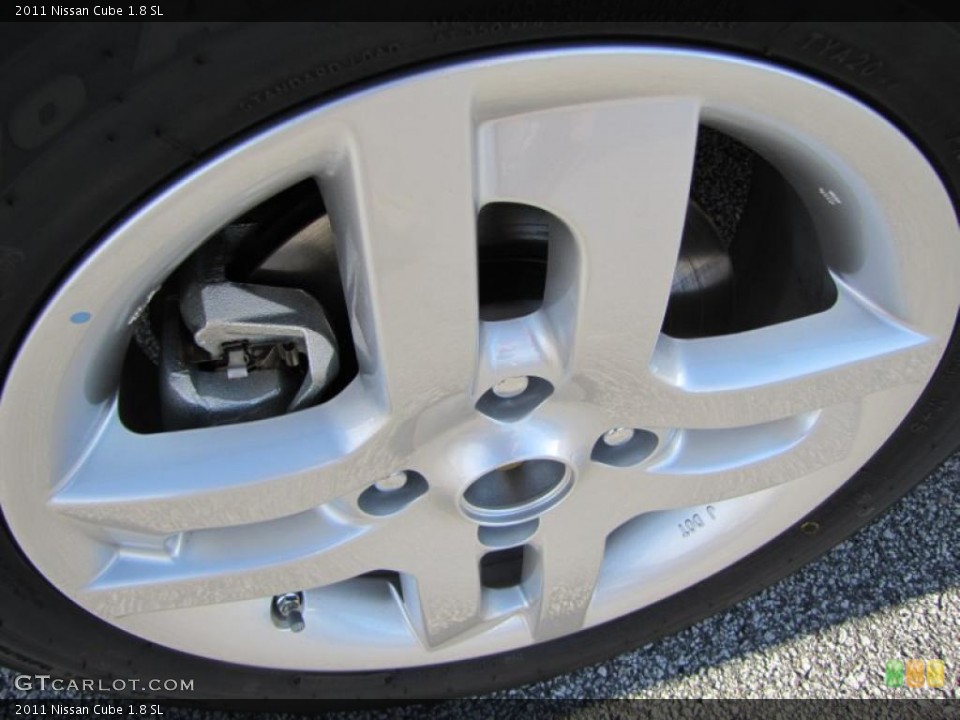 2011 Nissan Cube 1.8 SL Wheel and Tire Photo #42438542