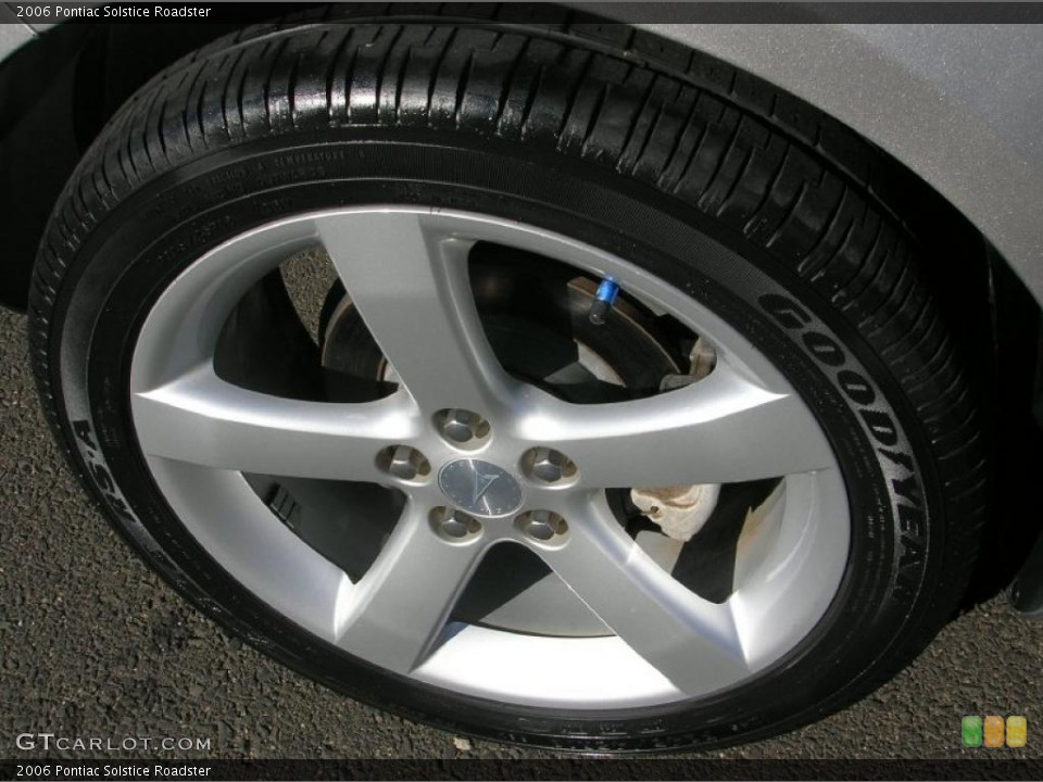 2006 Pontiac Solstice Roadster Wheel and Tire Photo #42455015