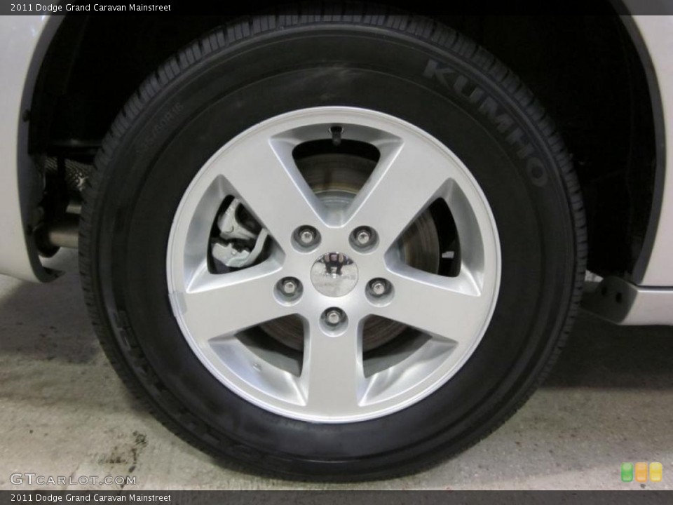 2011 Dodge Grand Caravan Mainstreet Wheel and Tire Photo #42465283