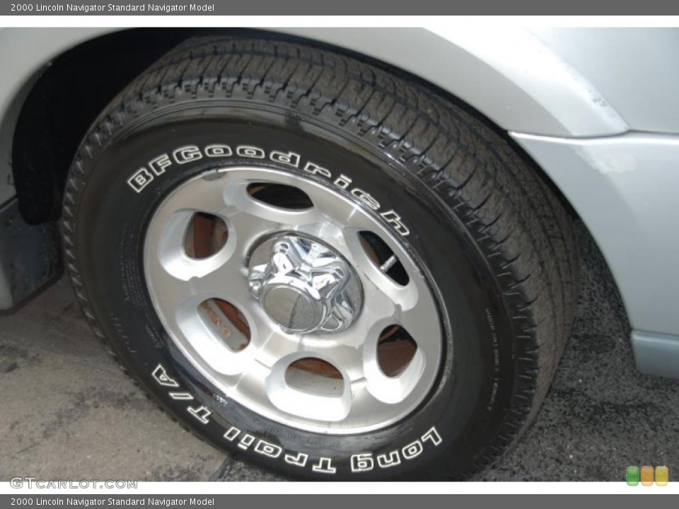 2000 Lincoln Navigator  Wheel and Tire Photo #42475612