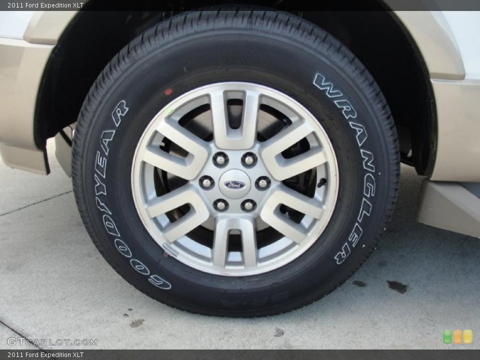 2011 Ford Expedition XLT Wheel and Tire Photo #42494052