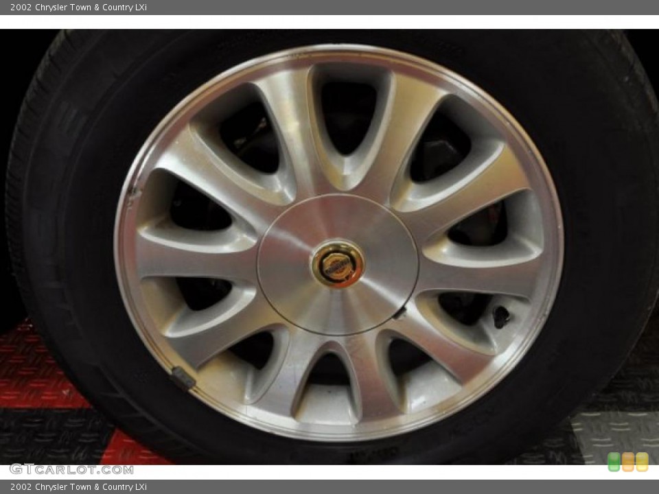 2002 Chrysler Town & Country LXi Wheel and Tire Photo #42496826