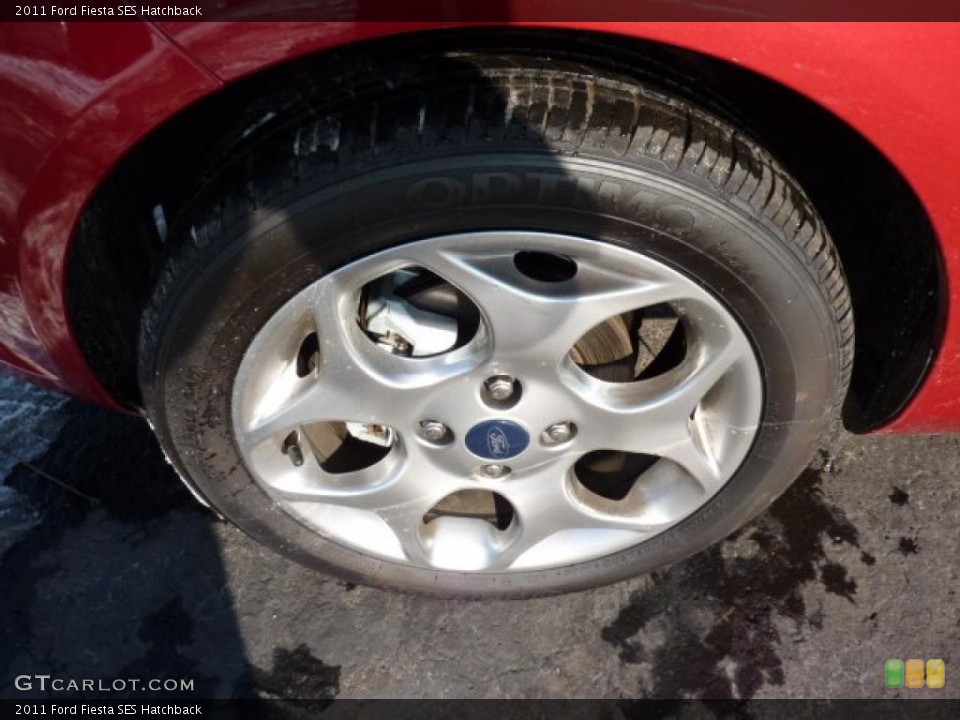 2011 Ford Fiesta SES Hatchback Wheel and Tire Photo #42513627