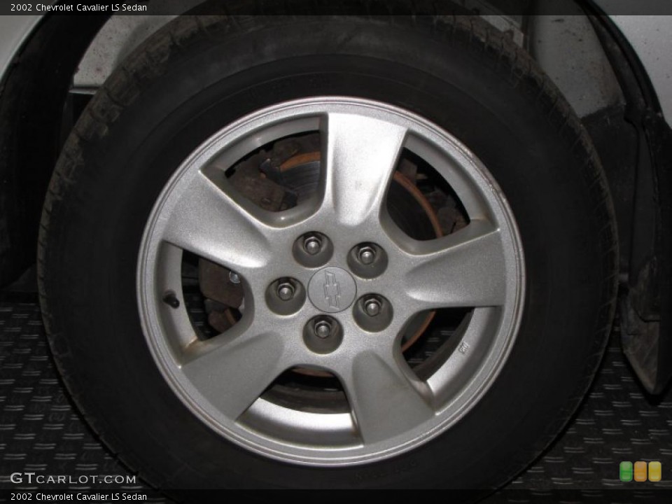2002 Chevrolet Cavalier LS Sedan Wheel and Tire Photo #42591098