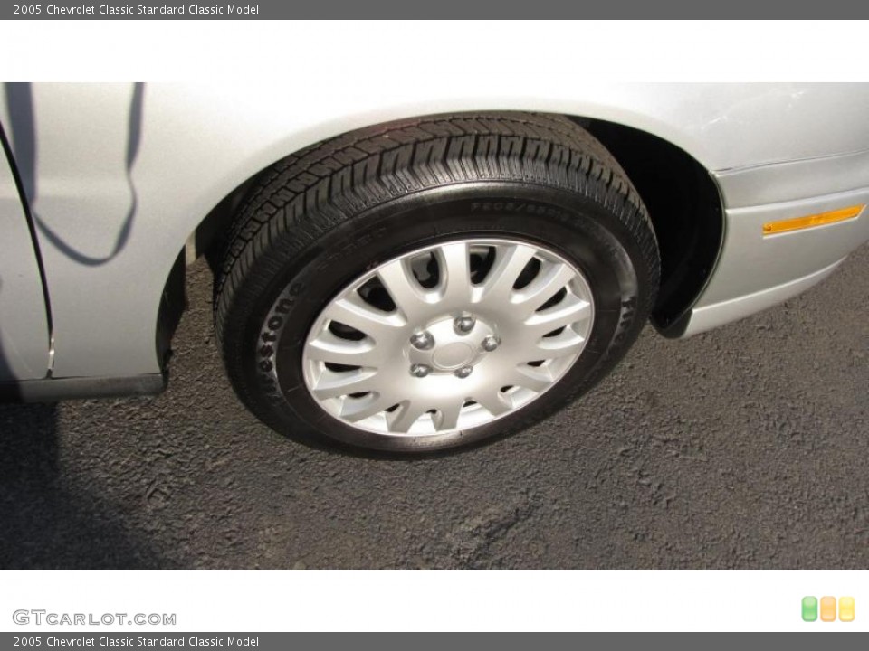 2005 Chevrolet Classic  Wheel and Tire Photo #42592394
