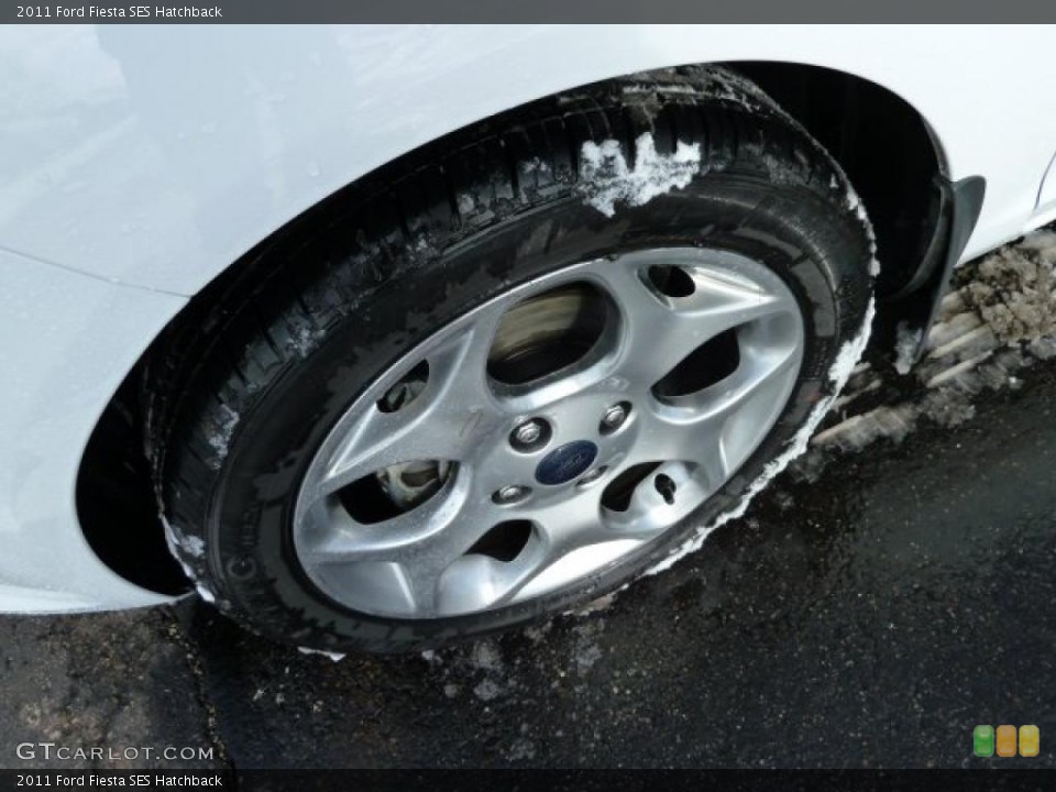 2011 Ford Fiesta SES Hatchback Wheel and Tire Photo #42700483
