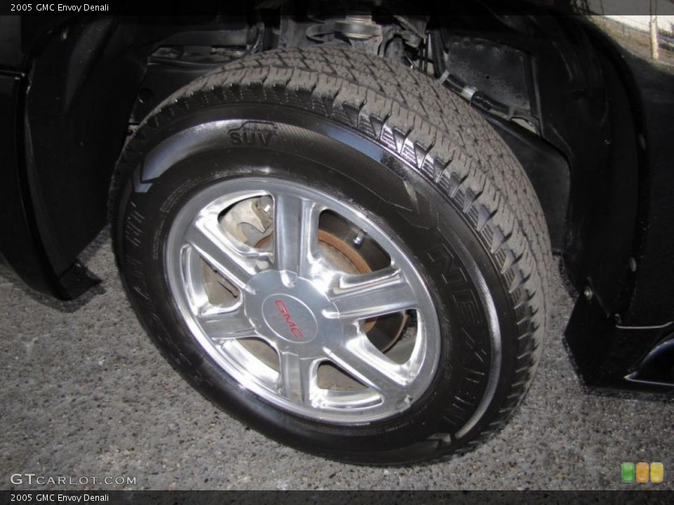 2005 GMC Envoy Denali Wheel and Tire Photo #42741056