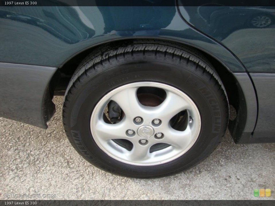 1997 Lexus ES 300 Wheel and Tire Photo #42772189