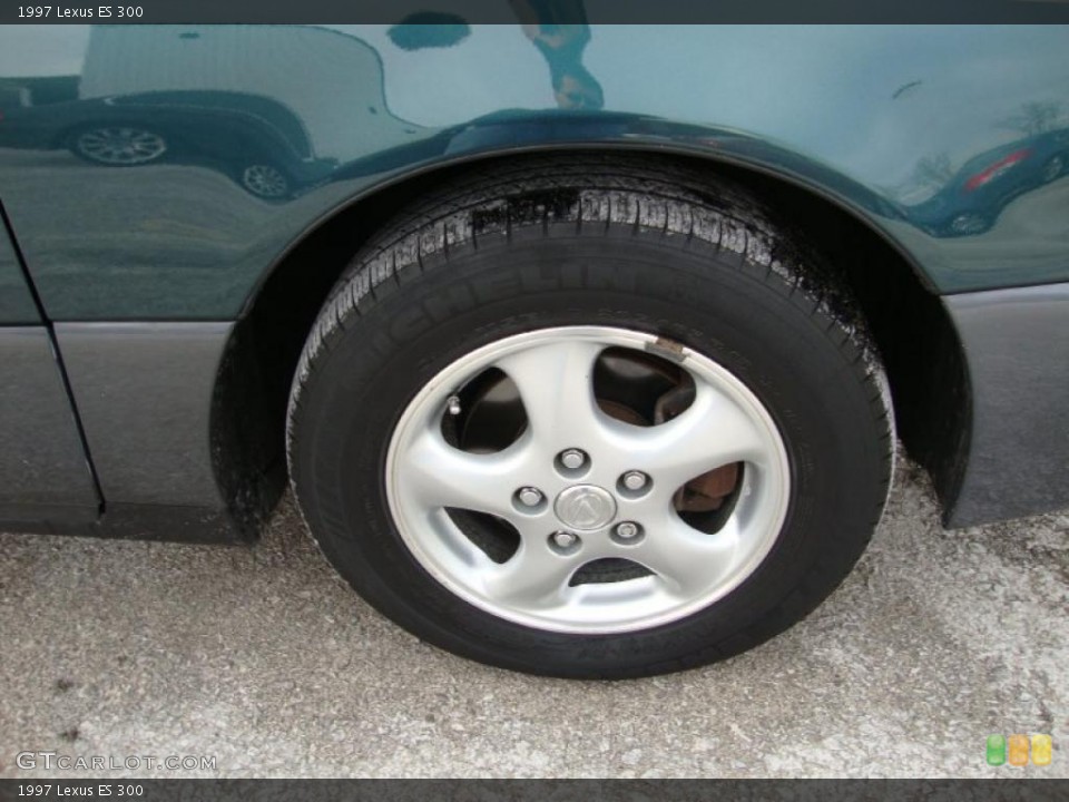 1997 Lexus ES 300 Wheel and Tire Photo #42772201