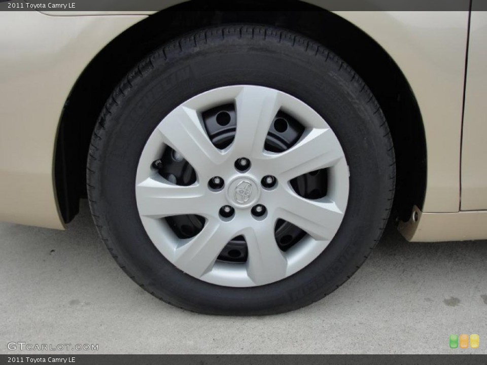 2011 Toyota Camry LE Wheel and Tire Photo #42792393