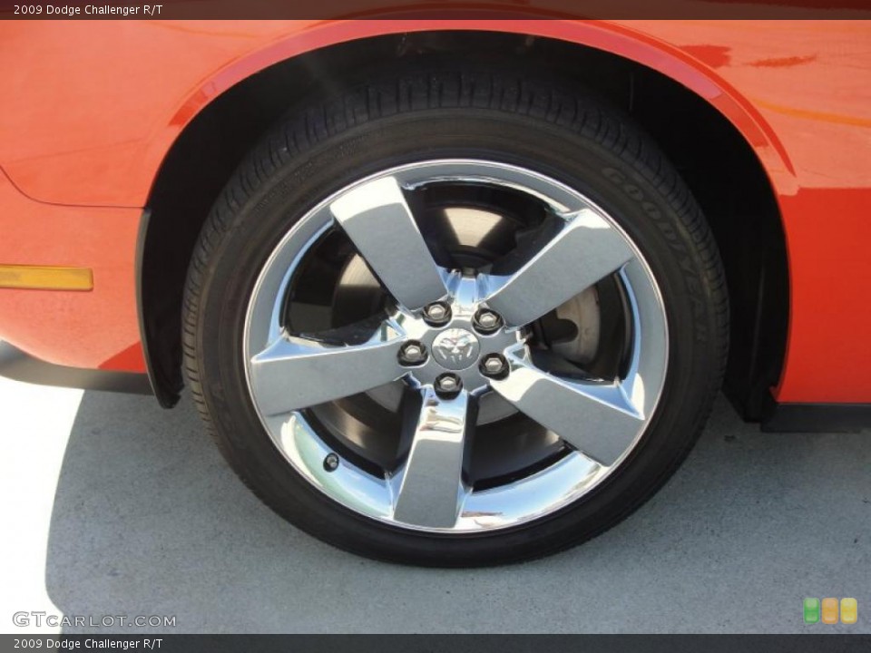 2009 Dodge Challenger R/T Wheel and Tire Photo #42857466