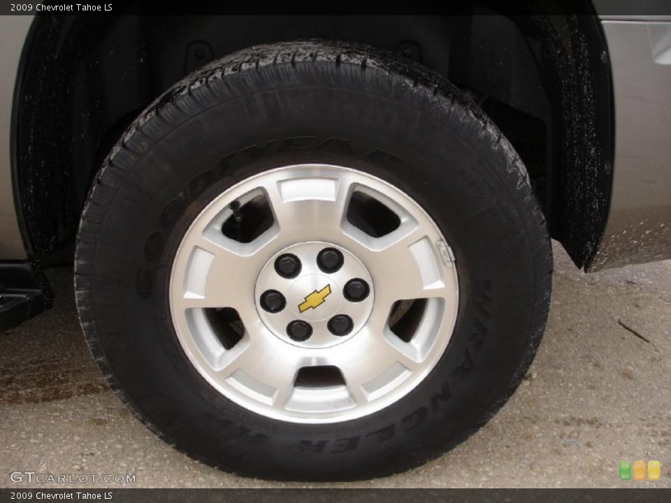 2009 Chevrolet Tahoe LS Wheel and Tire Photo #42887782