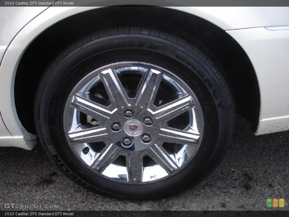 2010 Cadillac DTS  Wheel and Tire Photo #42888837