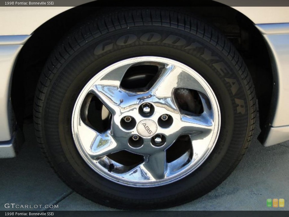 1998 Pontiac Bonneville SSEi Wheel and Tire Photo #42901025