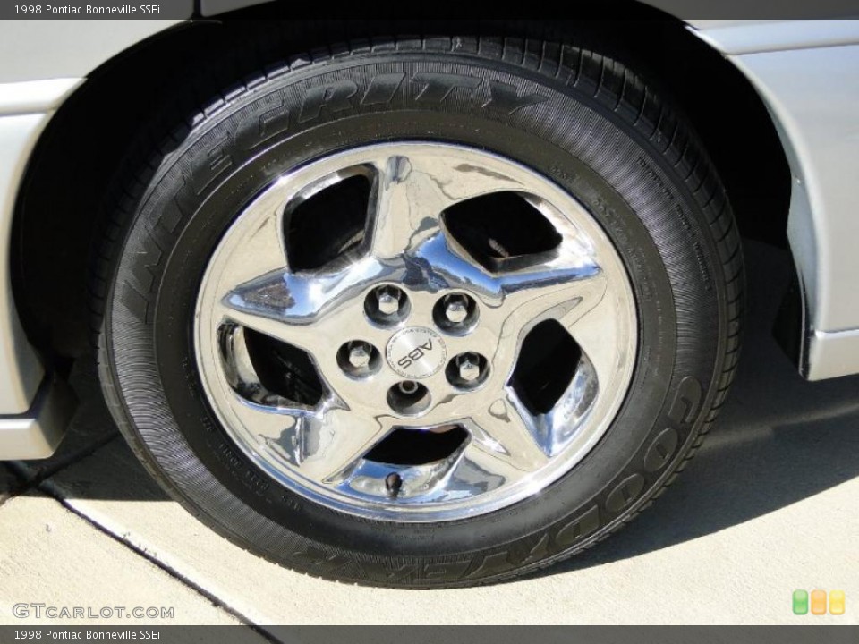1998 Pontiac Bonneville SSEi Wheel and Tire Photo #42901049