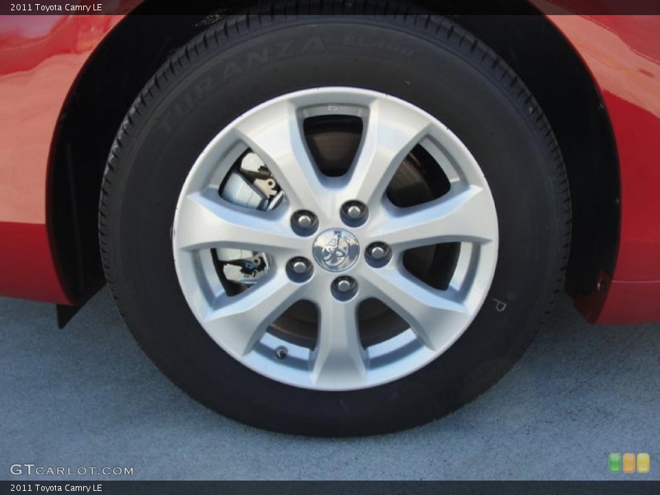 2011 Toyota Camry LE Wheel and Tire Photo #42916240