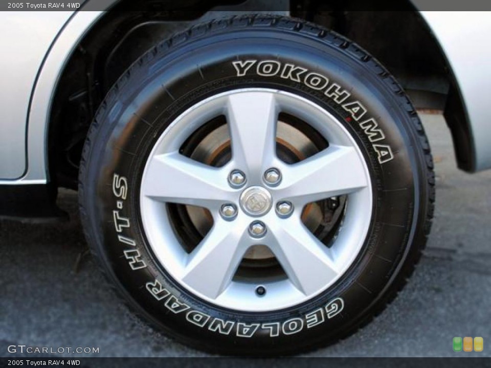 2005 Toyota RAV4 4WD Wheel and Tire Photo #42924044