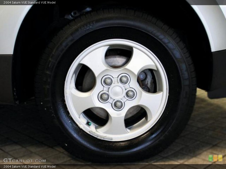 2004 Saturn VUE  Wheel and Tire Photo #42925148