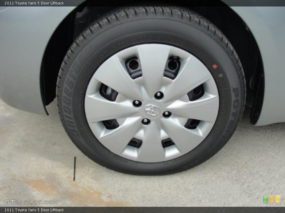 2011 Toyota Yaris 5 Door Liftback Wheel and Tire Photo #42978445
