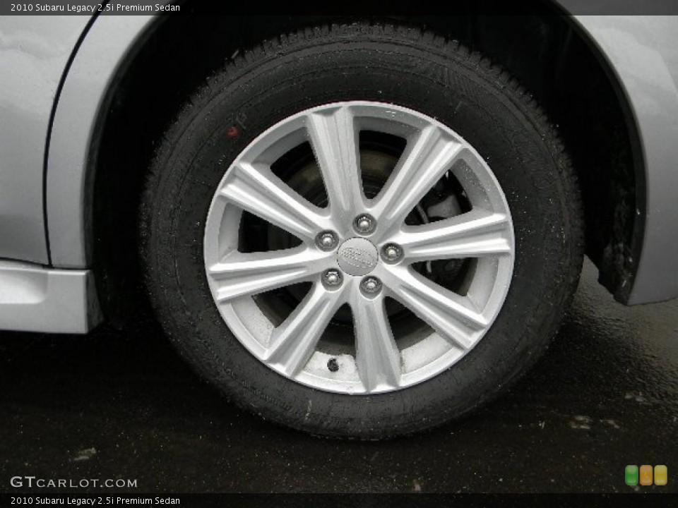 2010 Subaru Legacy 2.5i Premium Sedan Wheel and Tire Photo #43064512