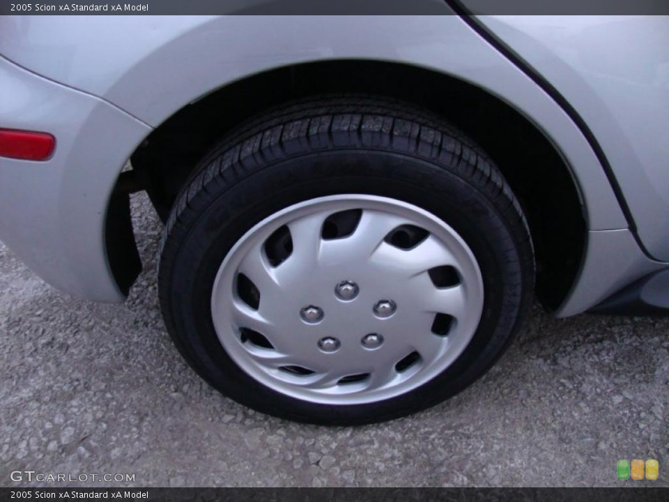 2005 Scion xA  Wheel and Tire Photo #43210230