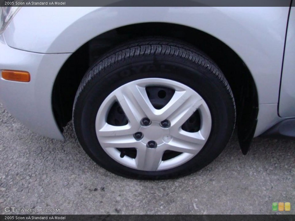 2005 Scion xA  Wheel and Tire Photo #43210354