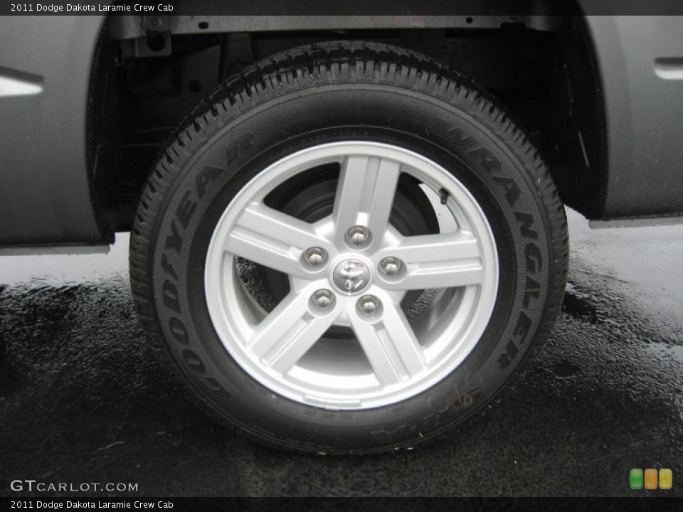 2011 Dodge Dakota Laramie Crew Cab Wheel and Tire Photo #43212586